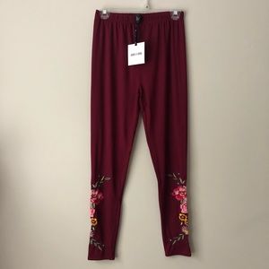 Agnes & Dora Red Embroidery Leggings Size L